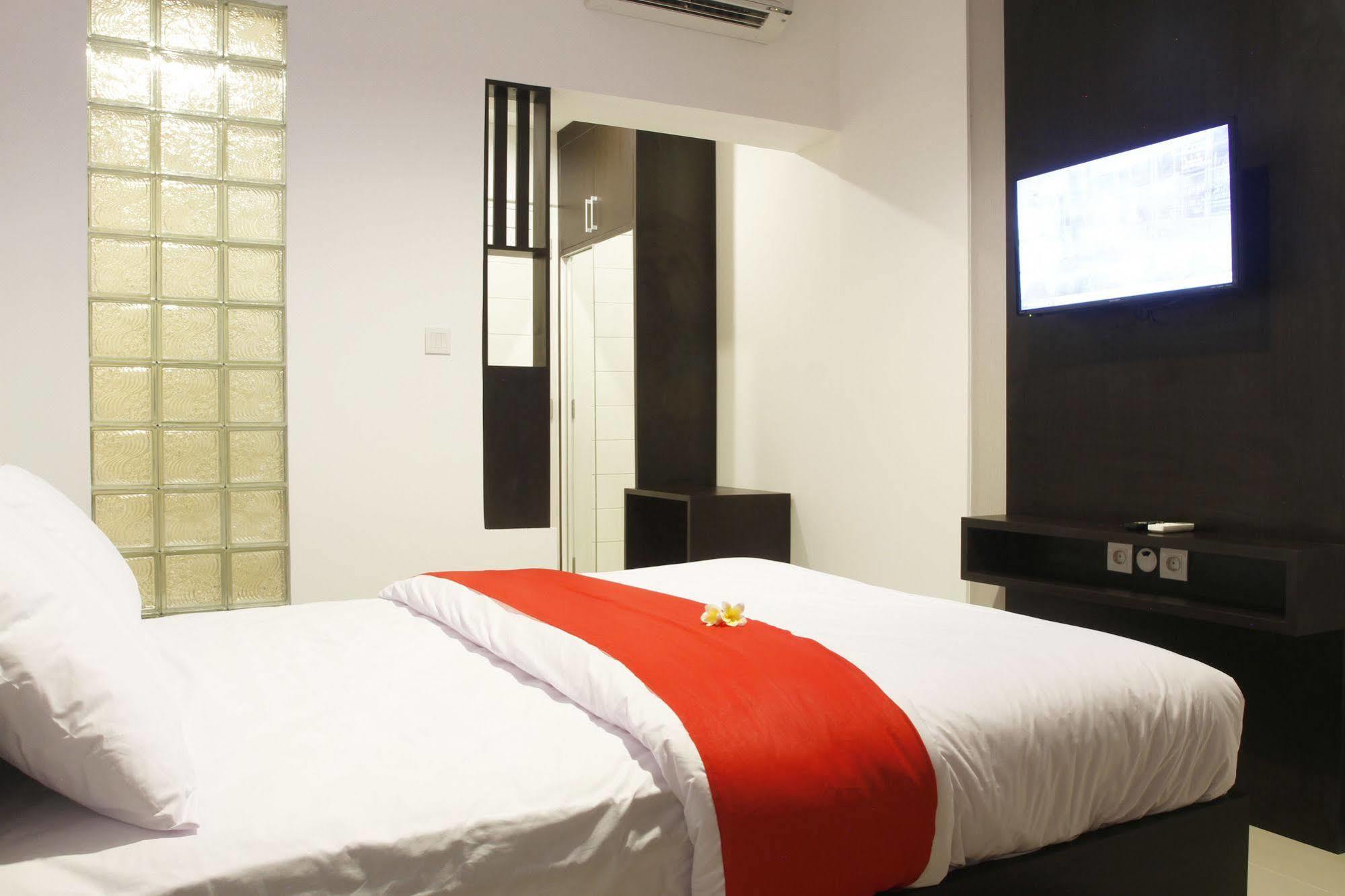 Lowcost Bed & Breakfast Jimbaran  Exterior photo