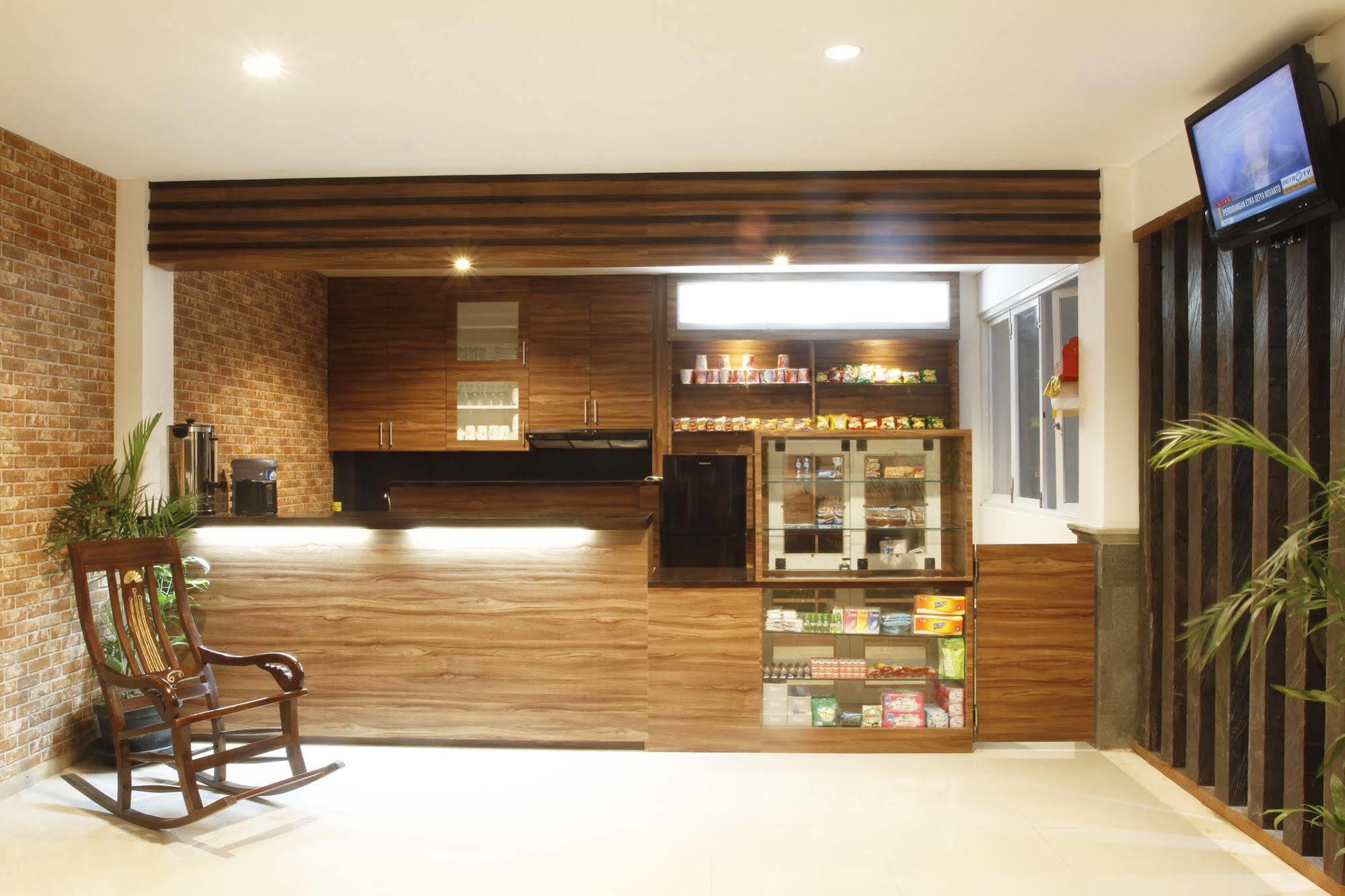 Lowcost Bed & Breakfast Jimbaran  Exterior photo